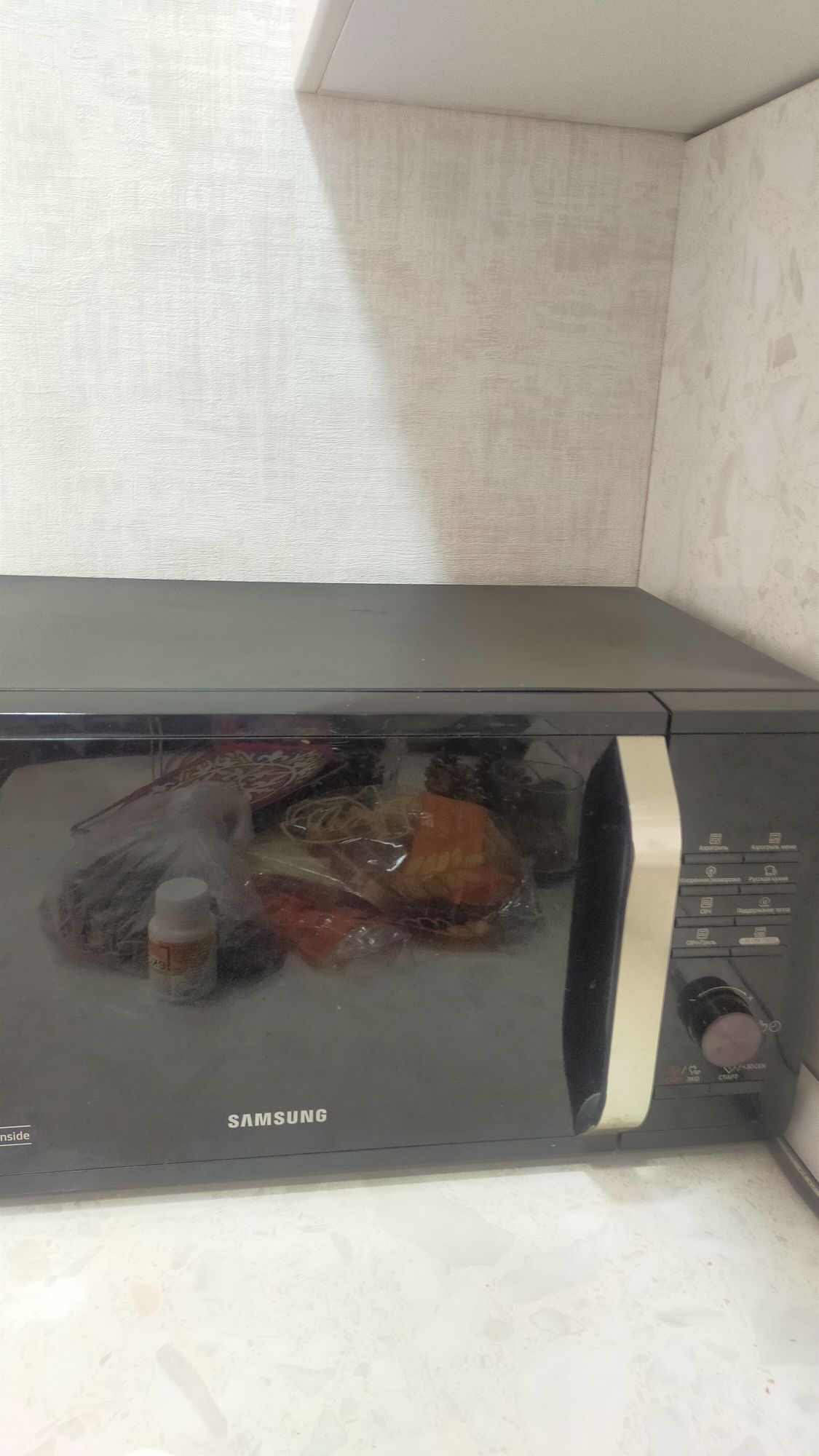 Микроволновая  печь Самсунг с аэрогрилем