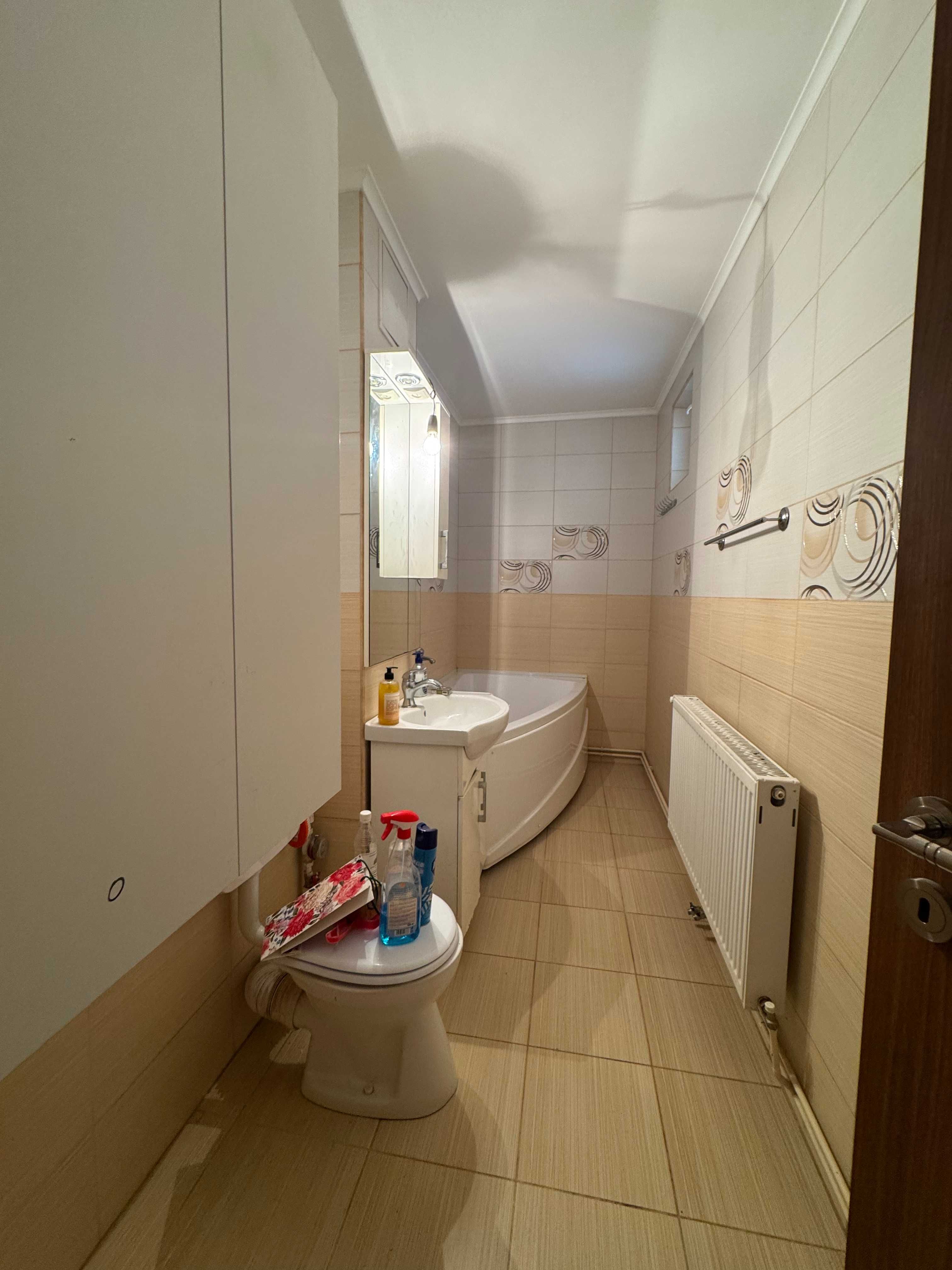 Vand apartament 3 camere Zona Mihai Viteazu Iorga