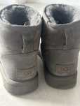 vand UGG originale
