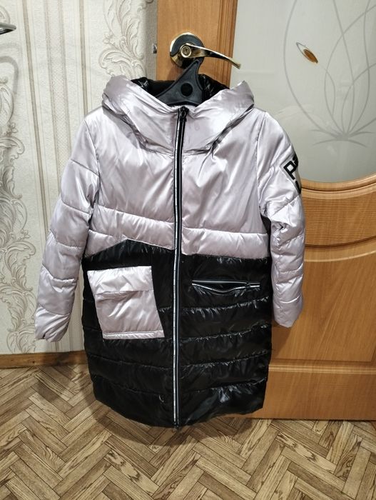 Продам куртку на девочку