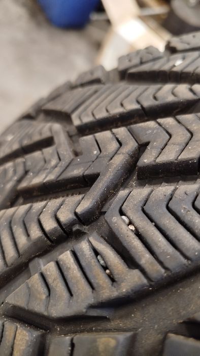 Зимни гуми 225/45 R18 4бр