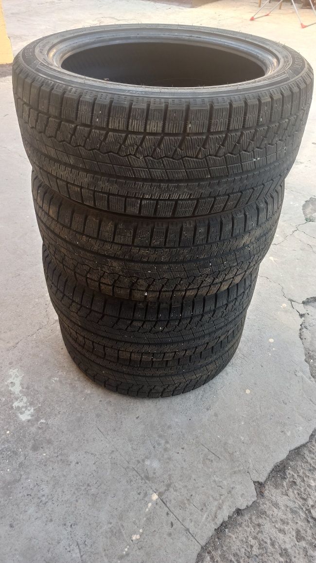 Автошины зимние 245/45/R18