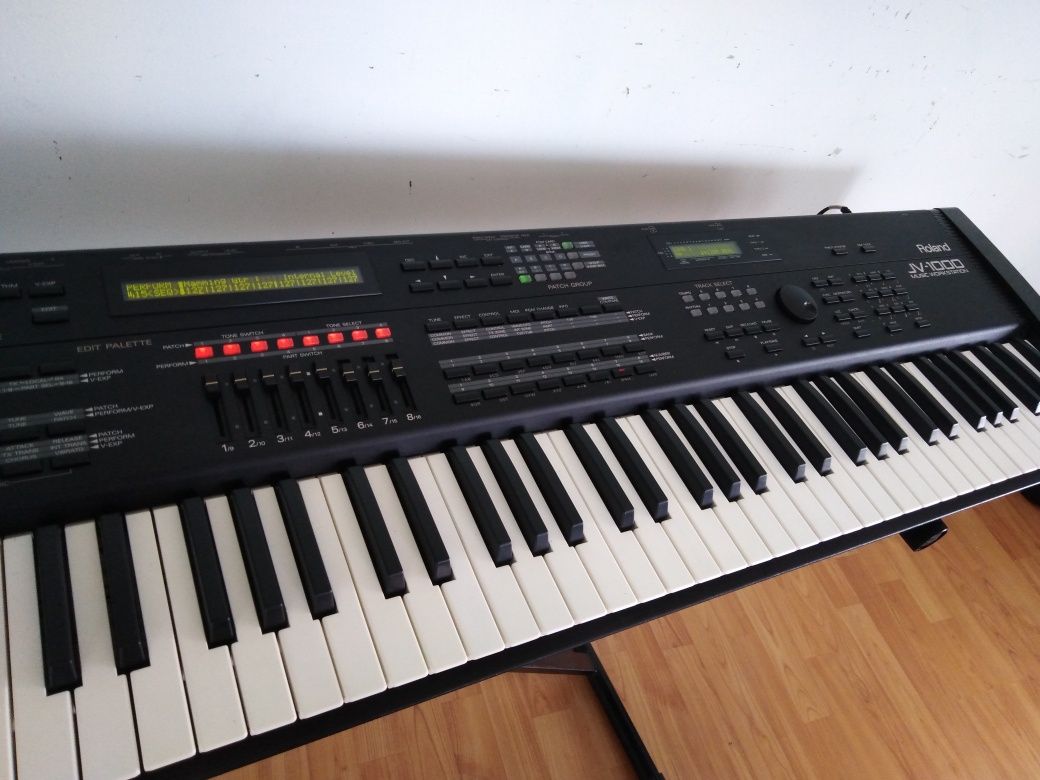 ROLAND JV-1000 orgă pian sintetizator music workstation