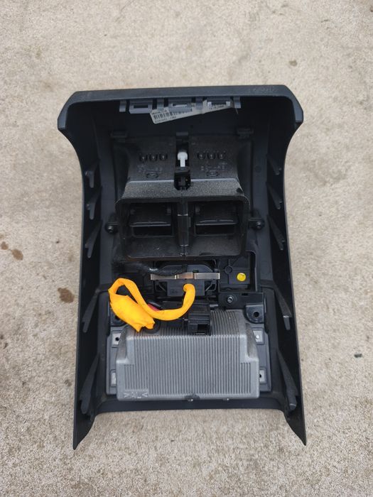 Invertor priză 230v și grile ventilație cotieră Volkswagen Passat B6