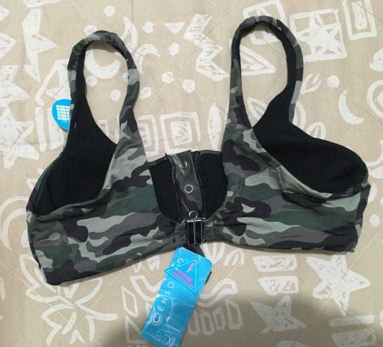 Sutien de baie nou, culoare camuflaj, mărimea 44