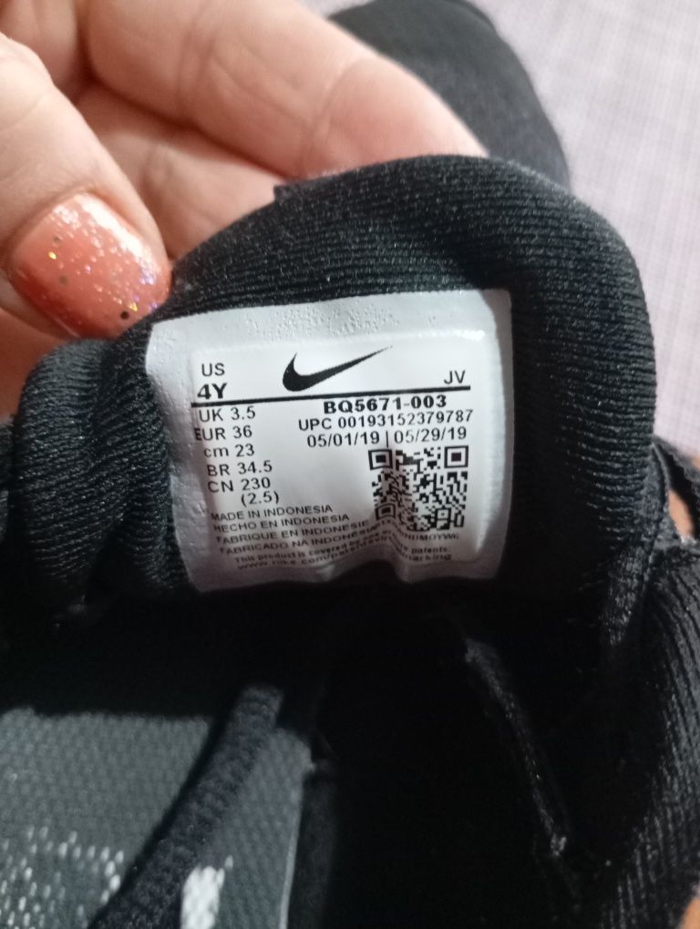 Маратонки Nike 36 номер