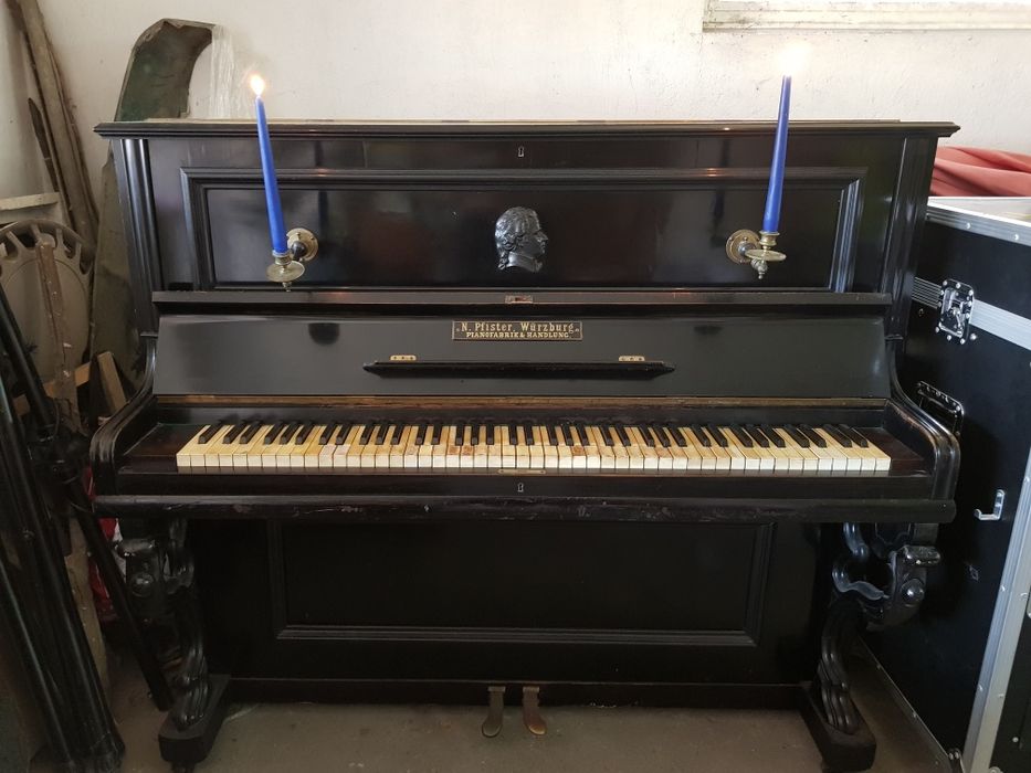 Антично пиано N. Pfister, Würzburg