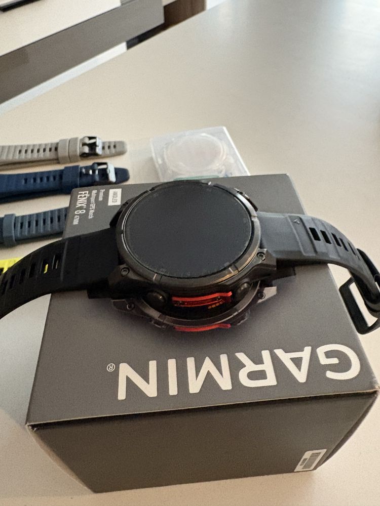 Garmin Fenix 8 47mm AMOLED - като нов