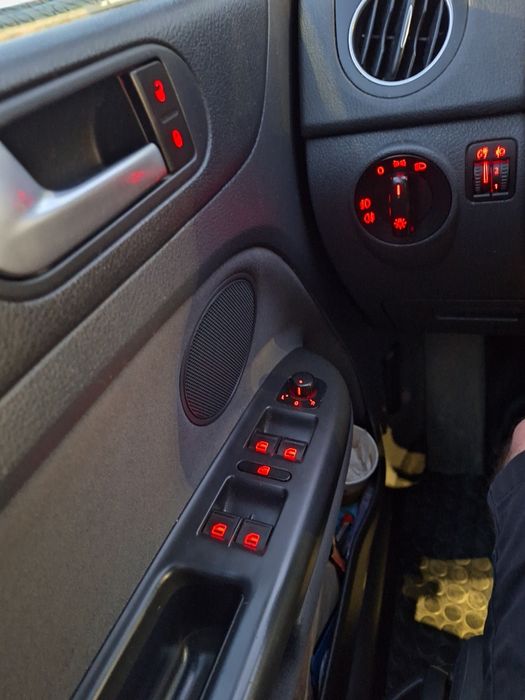 Vînd Golf5 plus 1,6 benzină