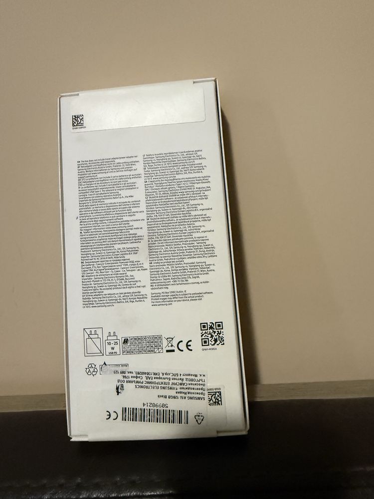 Продавам чисто нов неотварян  samsung galaxy A16
