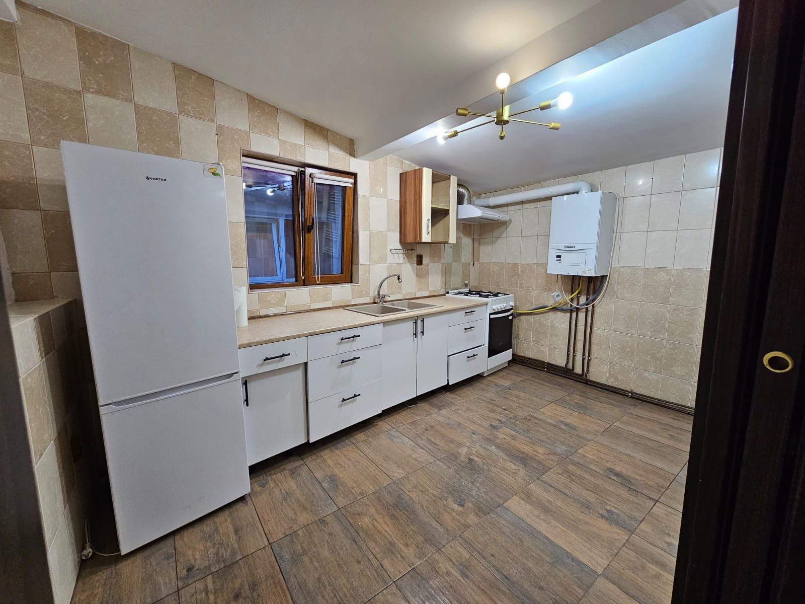 Inchiriez apartamente zona Copou
