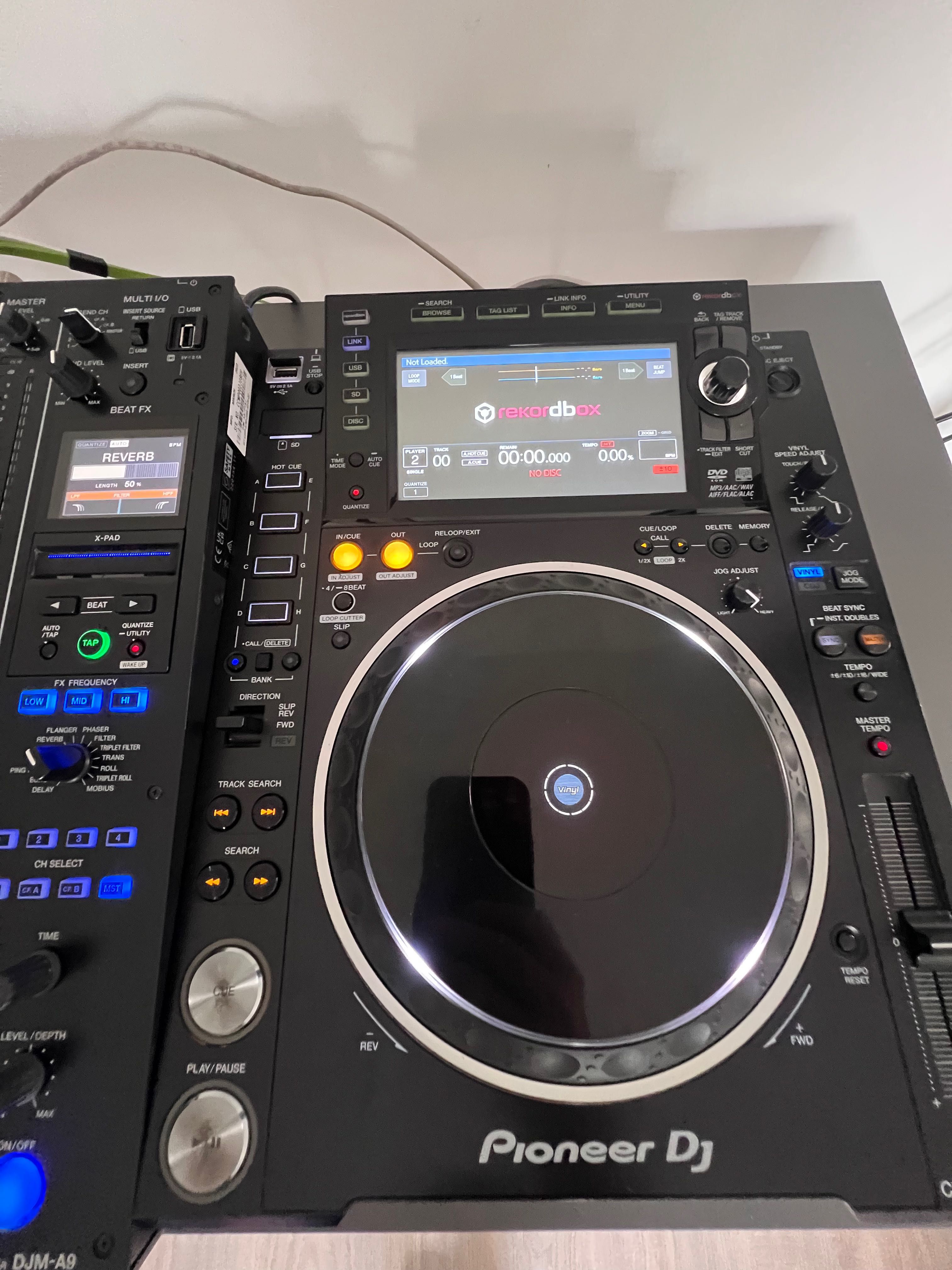 Pioneer CDJ-2000 NEXUS+Pioneer DJM - A9