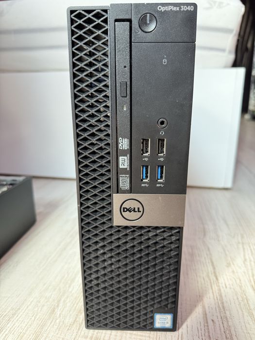 Продавам два компютъра DELL