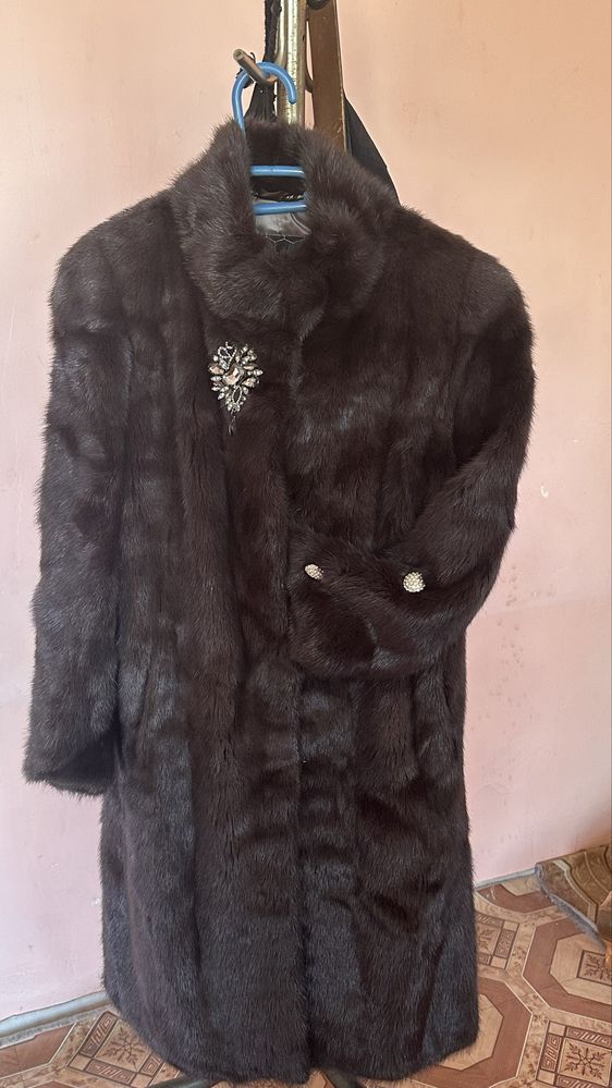Продам норковую шубу.