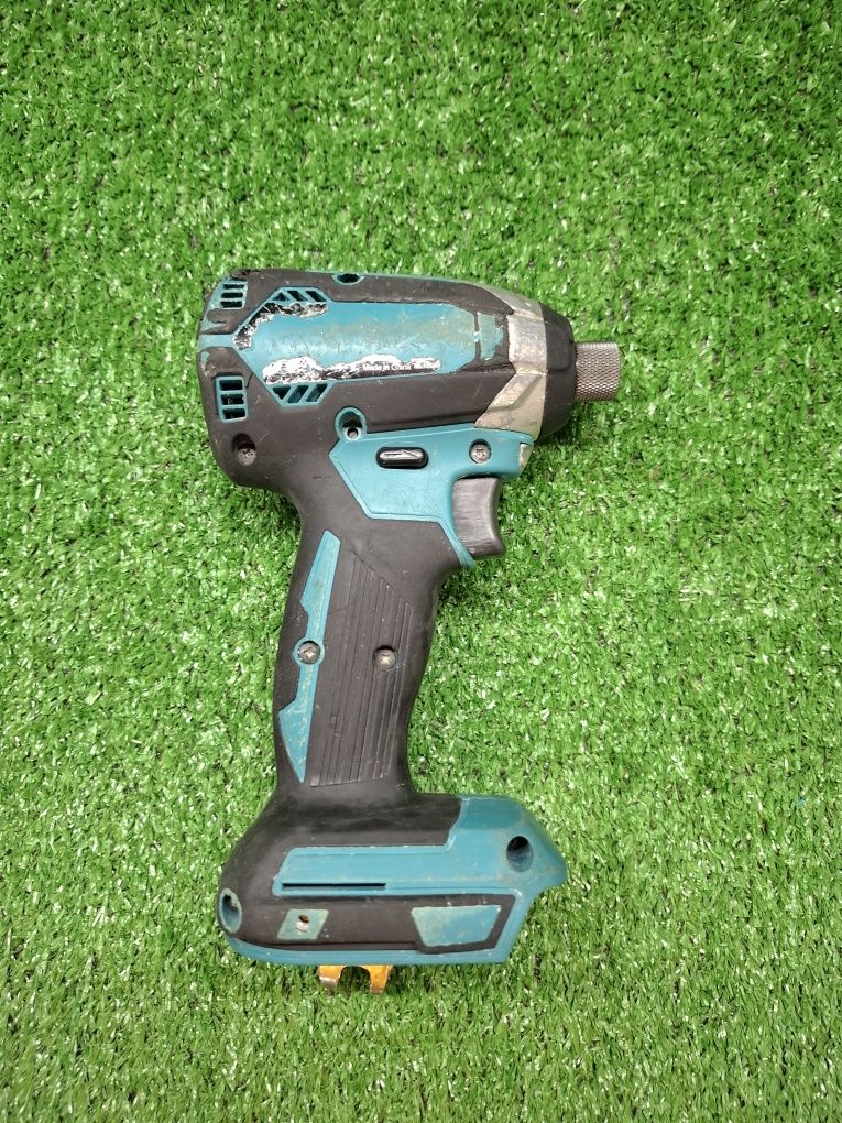 Безчетков импакт на Makita DTD153