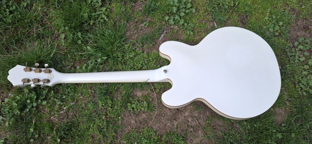 Chitară electrică Epiphone semihollow