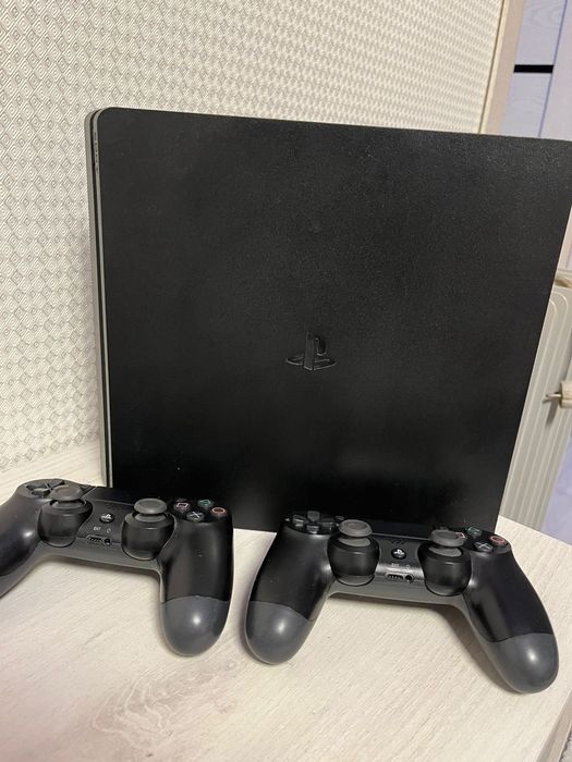 PlayStation 4 slim