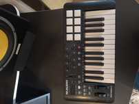 Midi Controller M Audio Oxygen 25 MK5