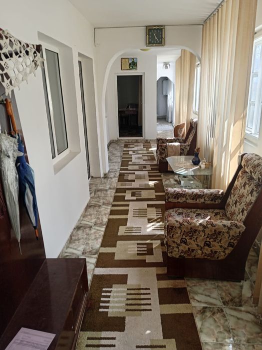 Vand casa 4 camere decomandat  constructie 2000