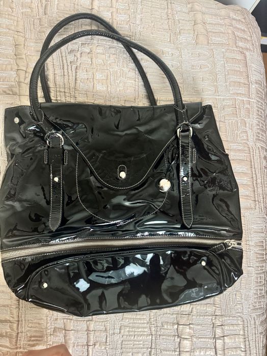 Лачена чанта Furla