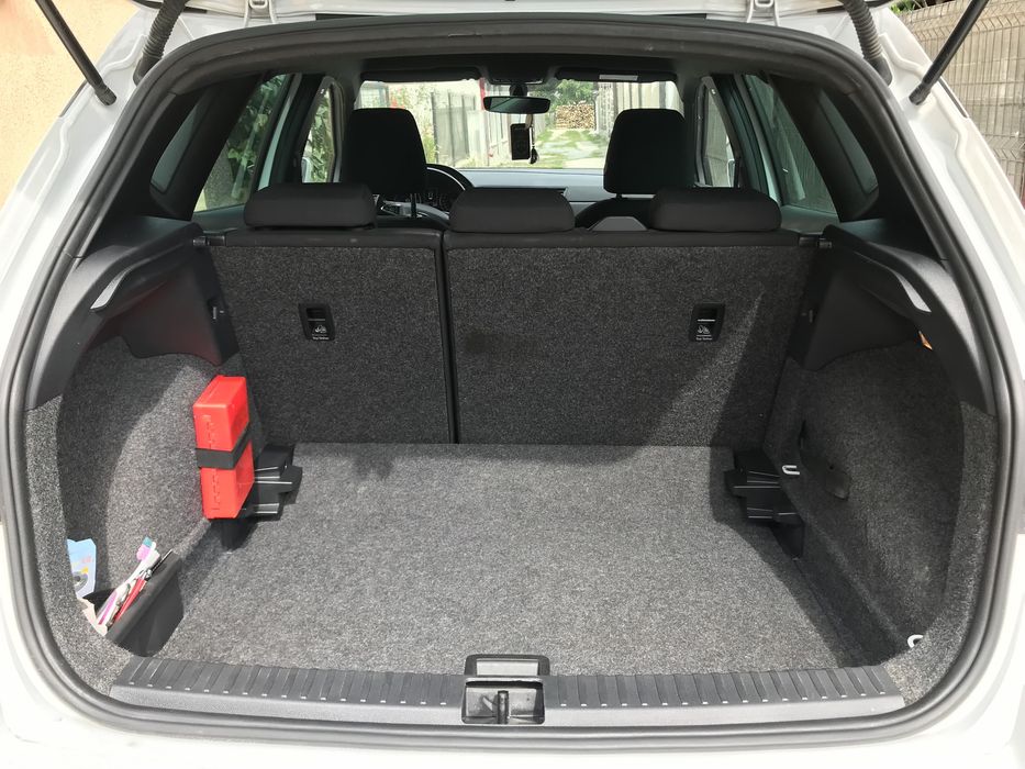 Vând Seat Arona.