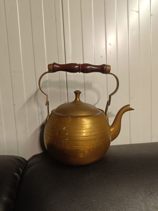 Голям меден чайник