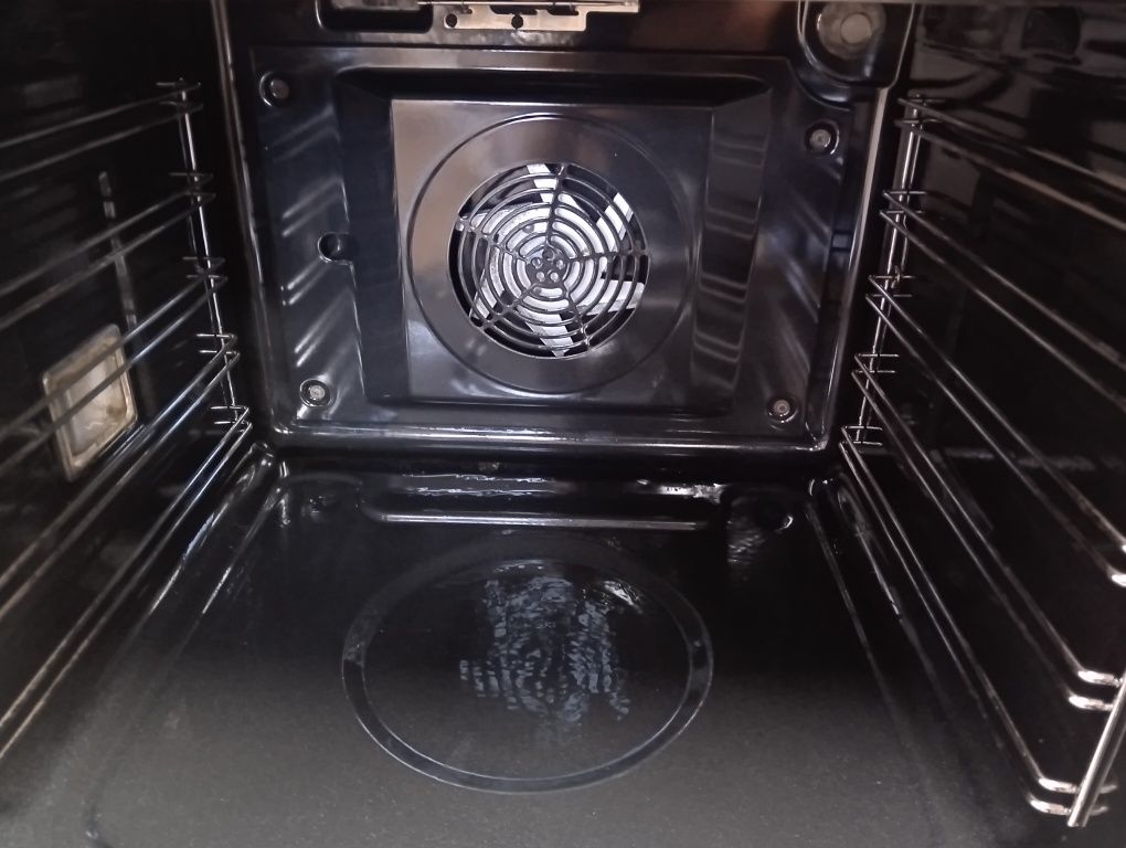 Свободно стояща печка с керамичен плот Electrolux 2 години гаранция!