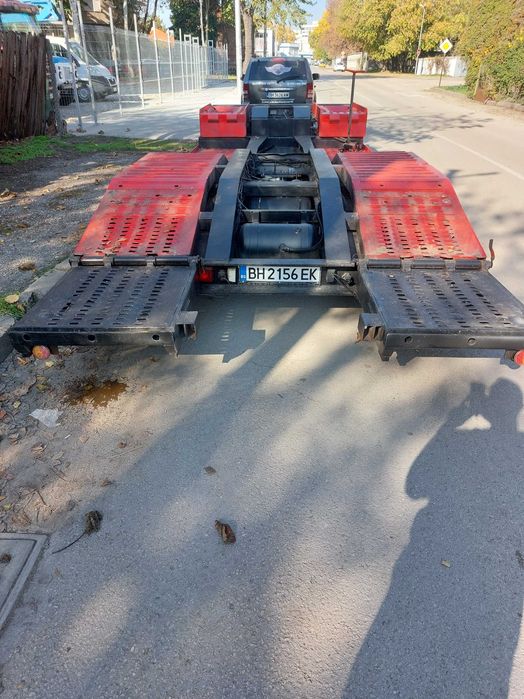 Автовозно ремърке DAF сниска товарна площадка