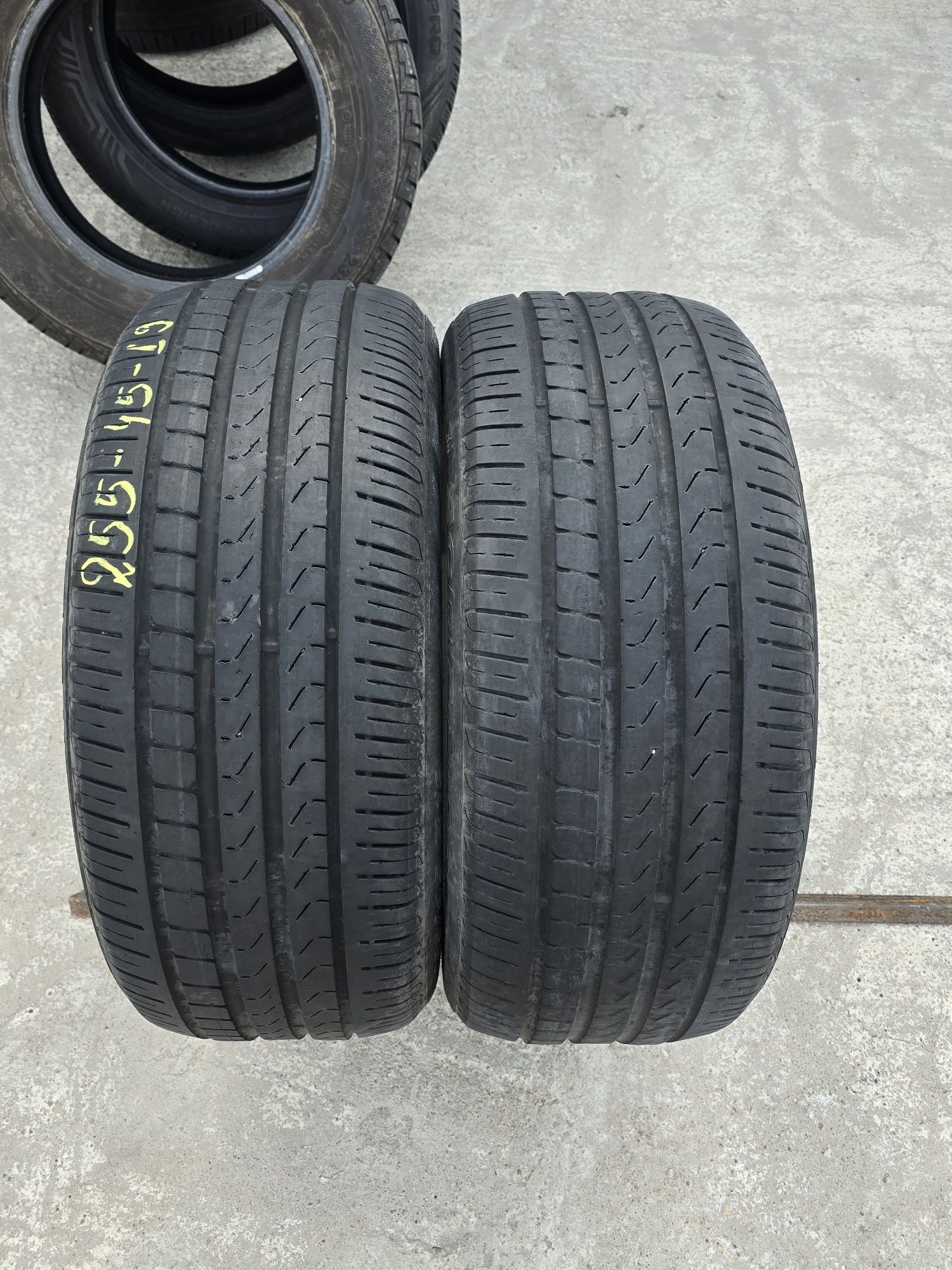 2 Броя 255/45/19 Pirelli 5,2mm