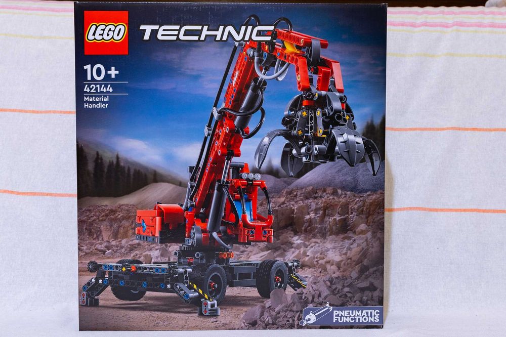 LEGO Technic 42144 - Manipulator de materiale [Sigilat]