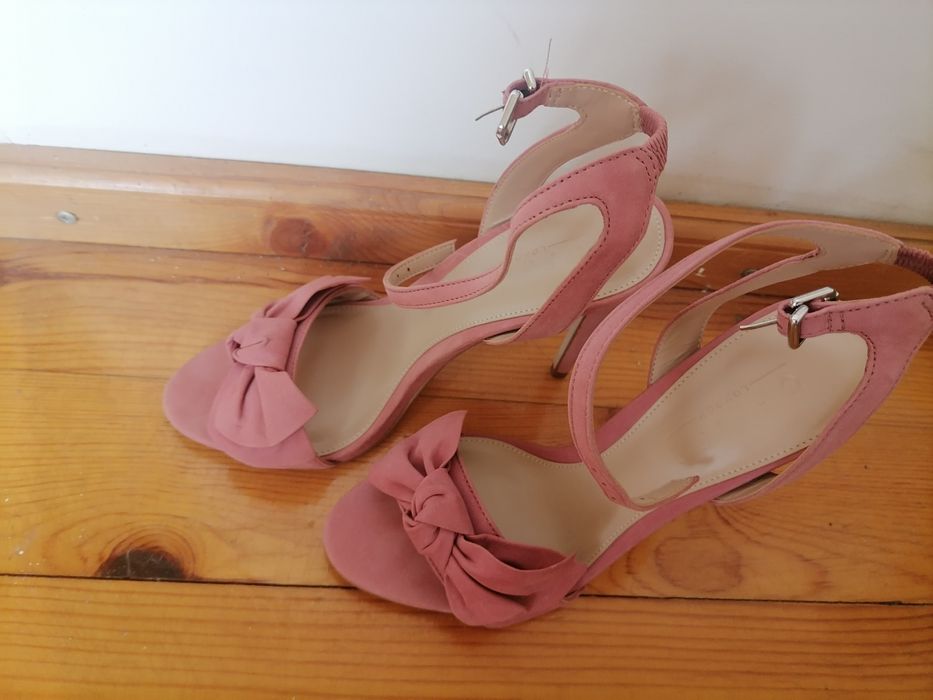Чисто Нови Розови Обувки 38