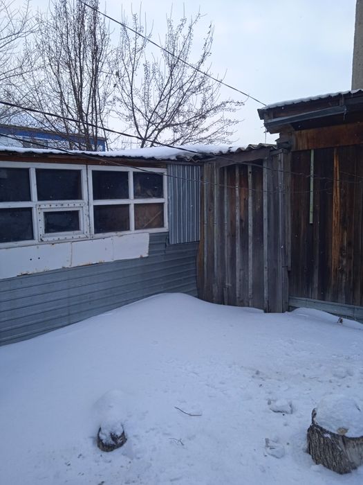 Продам трёхкомнатную полублагоустроенную квартиру , возможен обмен .