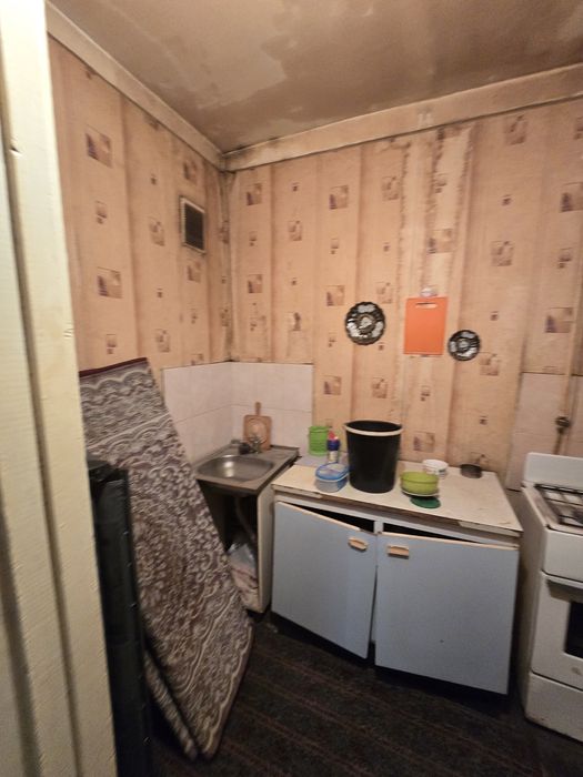 Кадышева Дворец 1комн 2этаж 37м2 кирпич балкон 1×4м галерейка