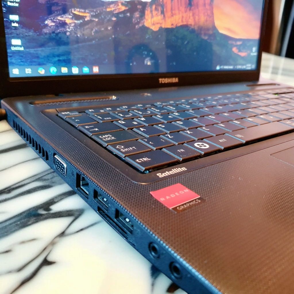 Лаптоп - Toshiba Satellite C670D !