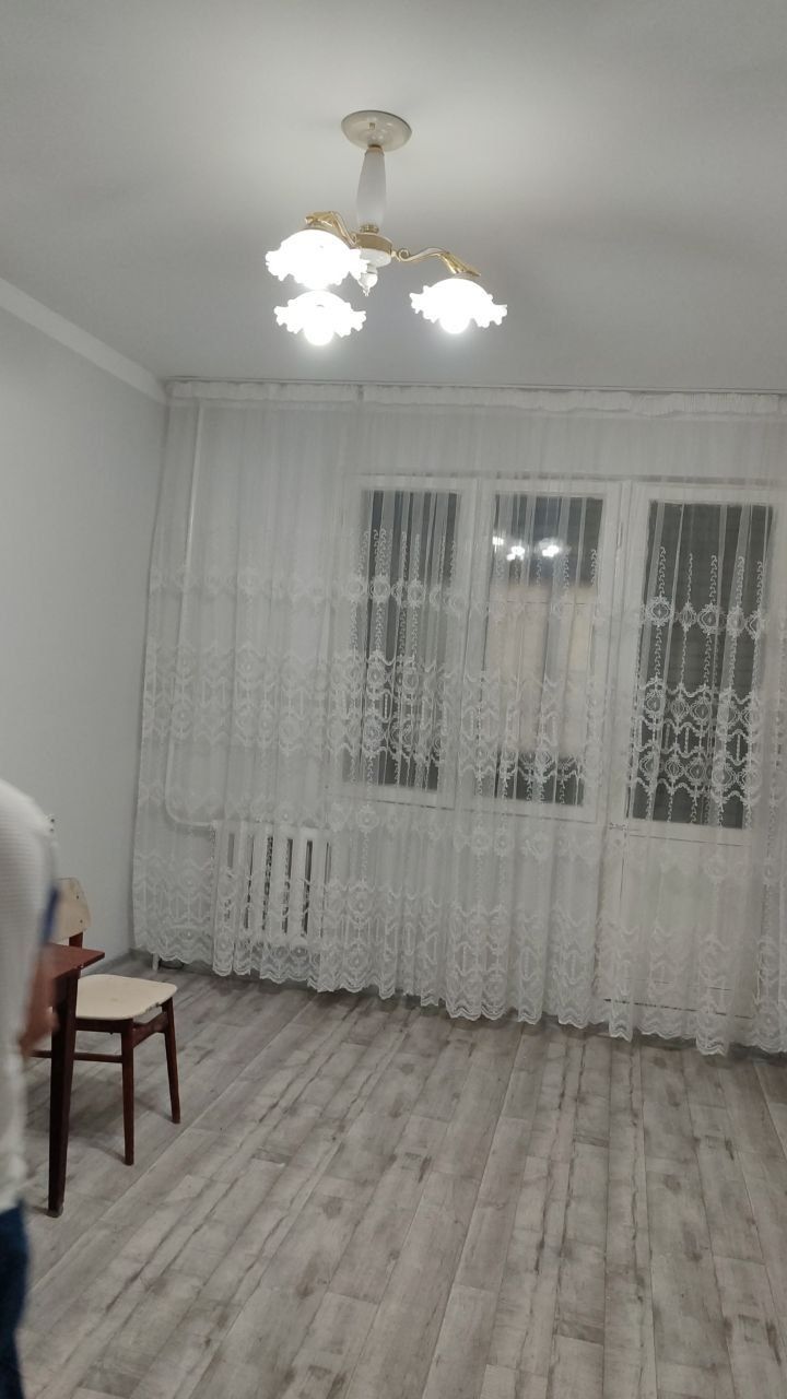 Сдаю 2 комнатную квартиру на М.Горького