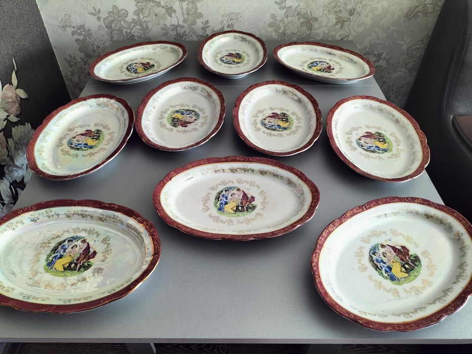 Продам блюда для горячего овальные Мадонна бу, ,