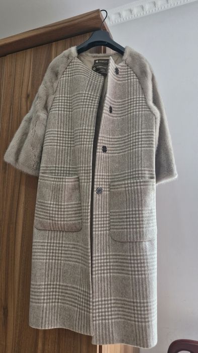 Итальянское зимнее пальто с норковыми рукавами