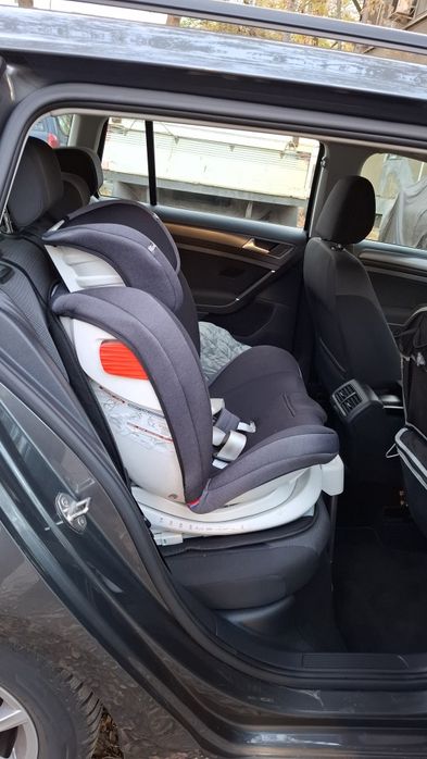 Столче за автомобил - въртящо CANGAROO