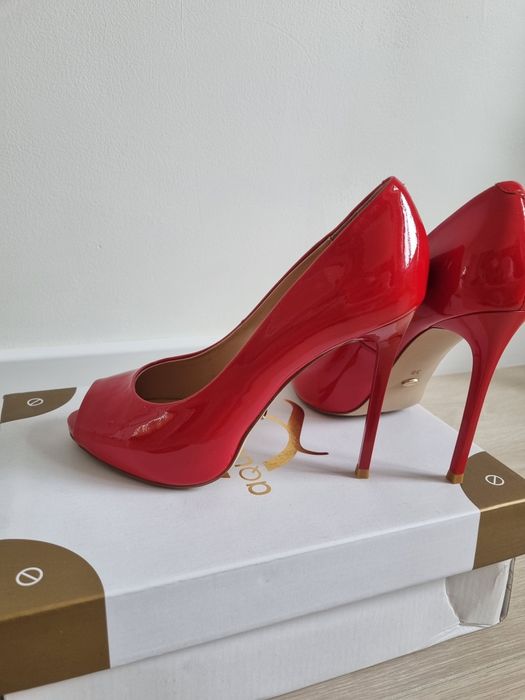 Продам новые туфли