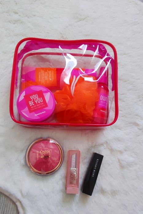 Лот с козметикаа