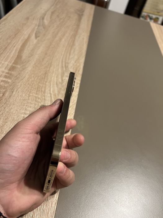 vand iphone 12 pro max