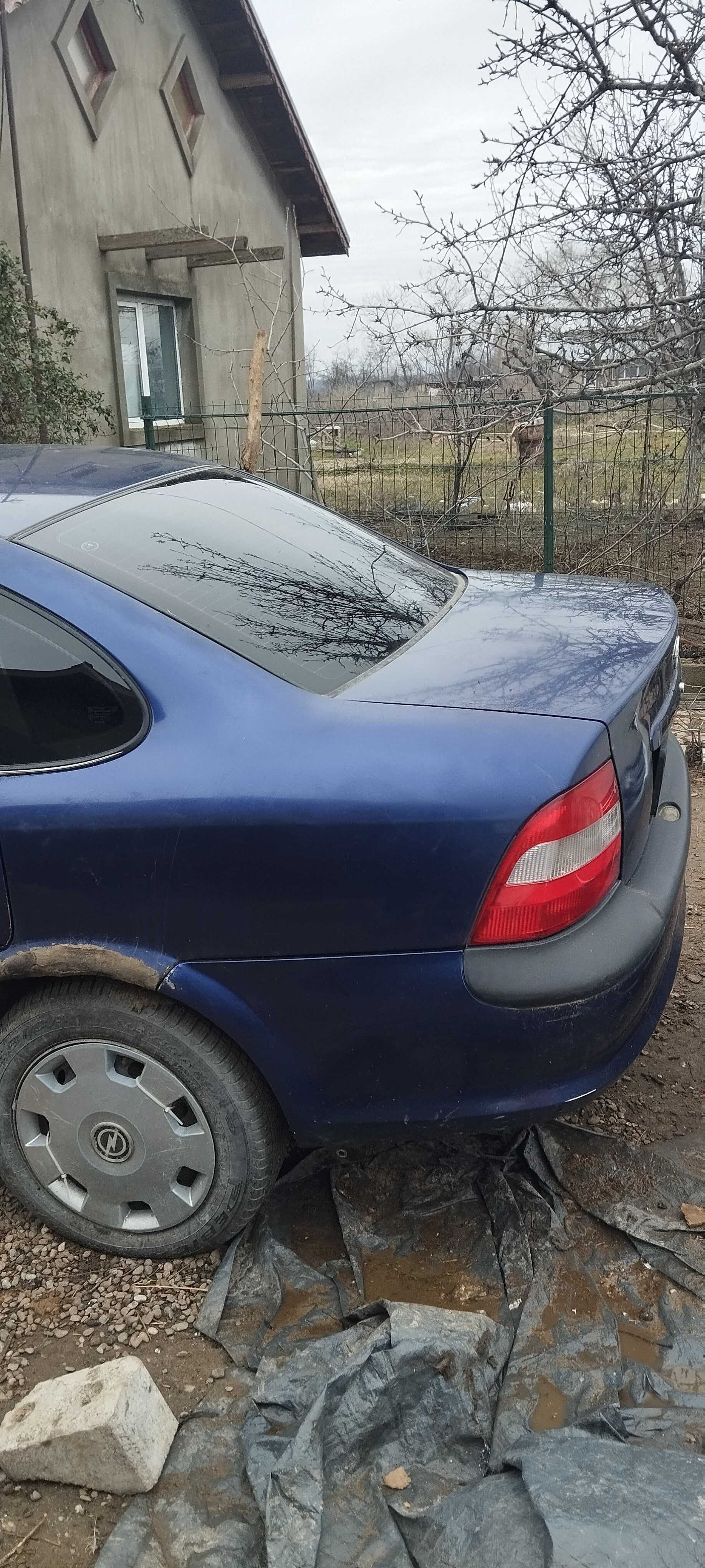 Vând Opel pentru piese
