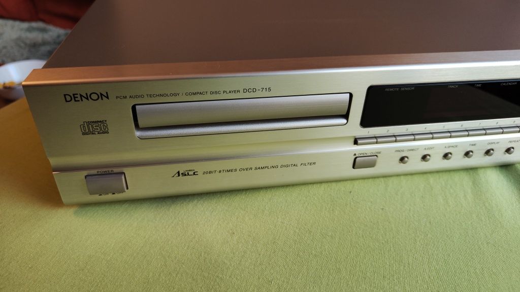 Denon DCD-715 CD player