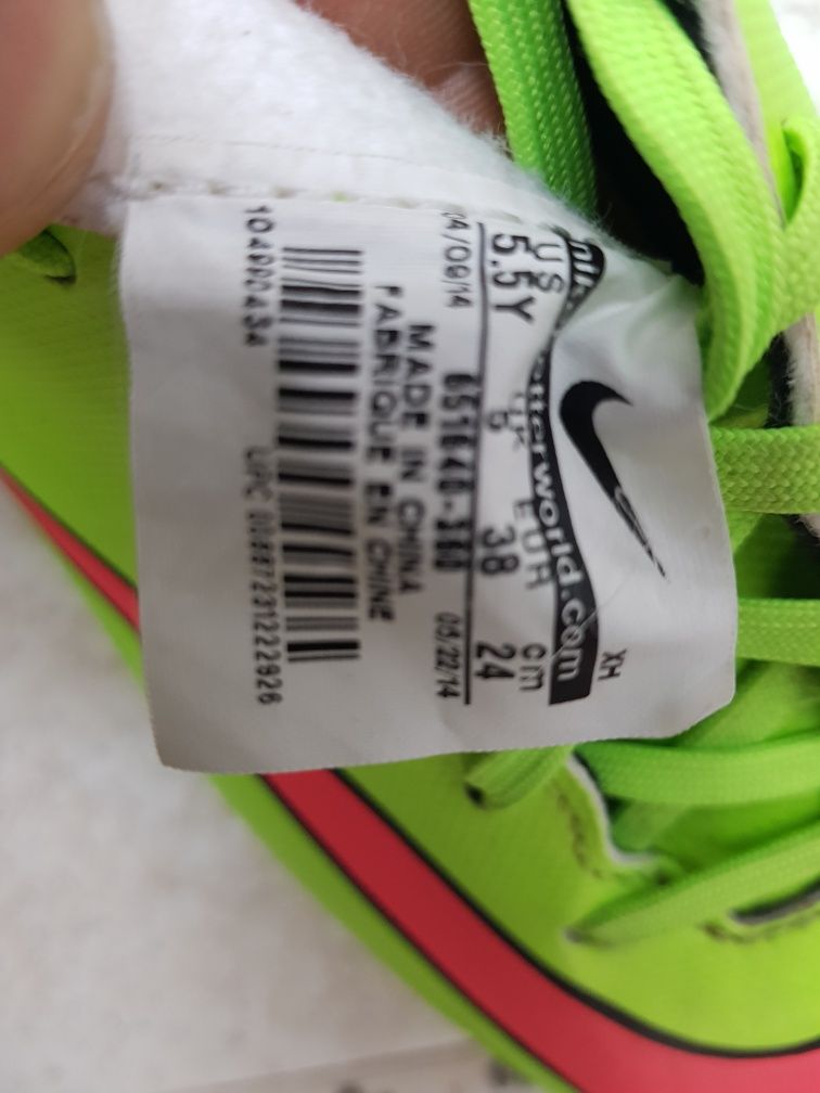 Adidasi Nike mercurial crampoane