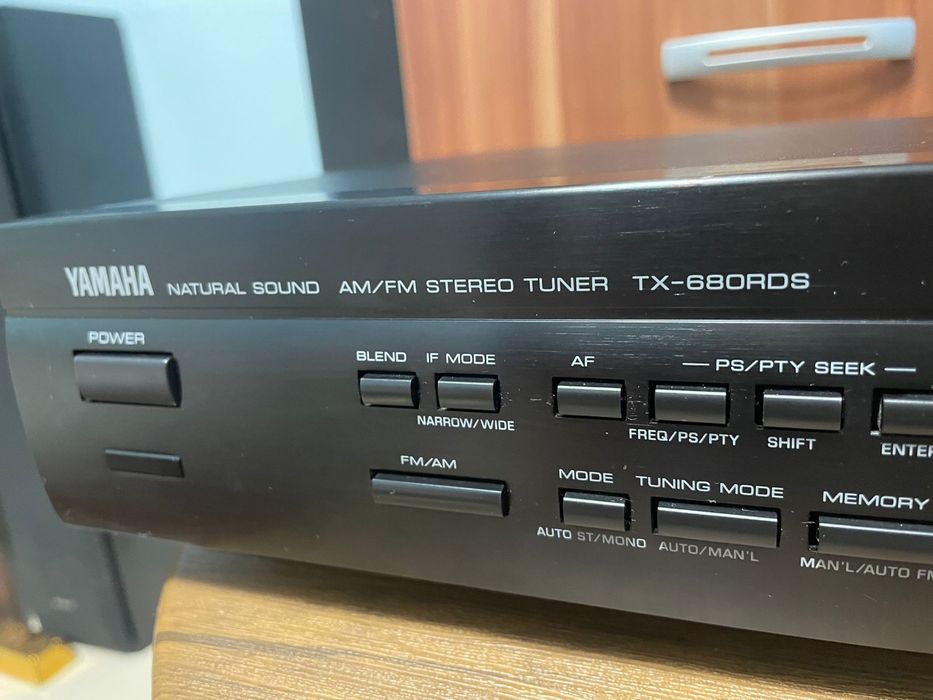 Yamaha TX-680RDS Stereo Tuner FM/AM