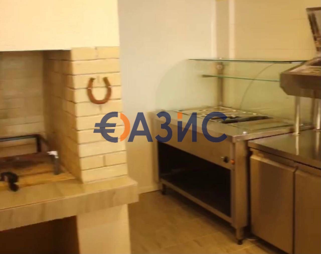 Заведение в центъра на Несебър (67 кв. м + 40 кв. м) с действащ