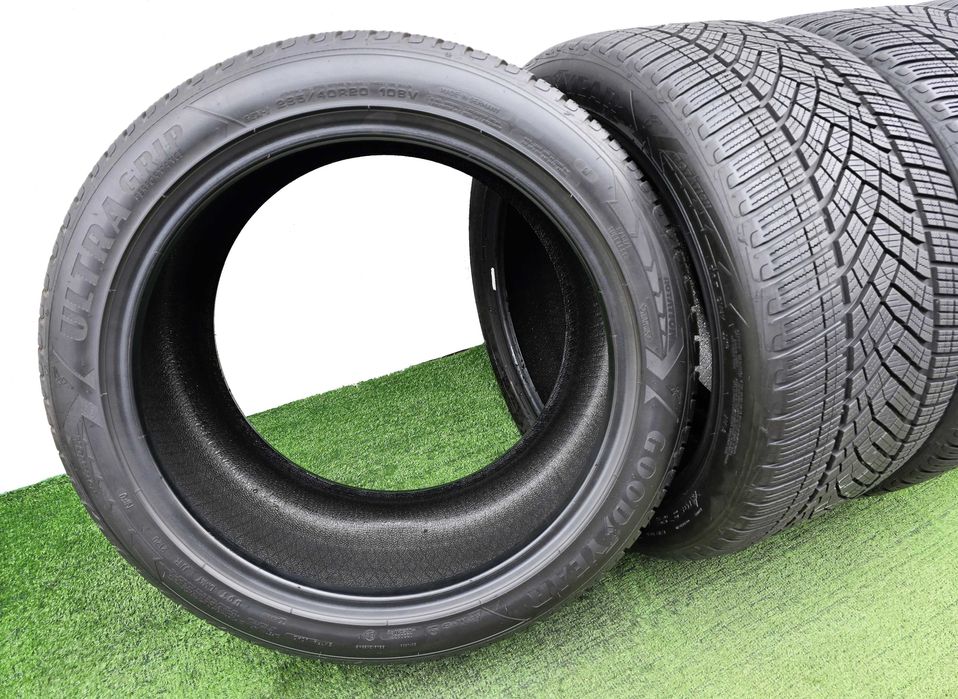 4бр. 285/40/20 GOODYEAR Ultra Grip Performance - зимни