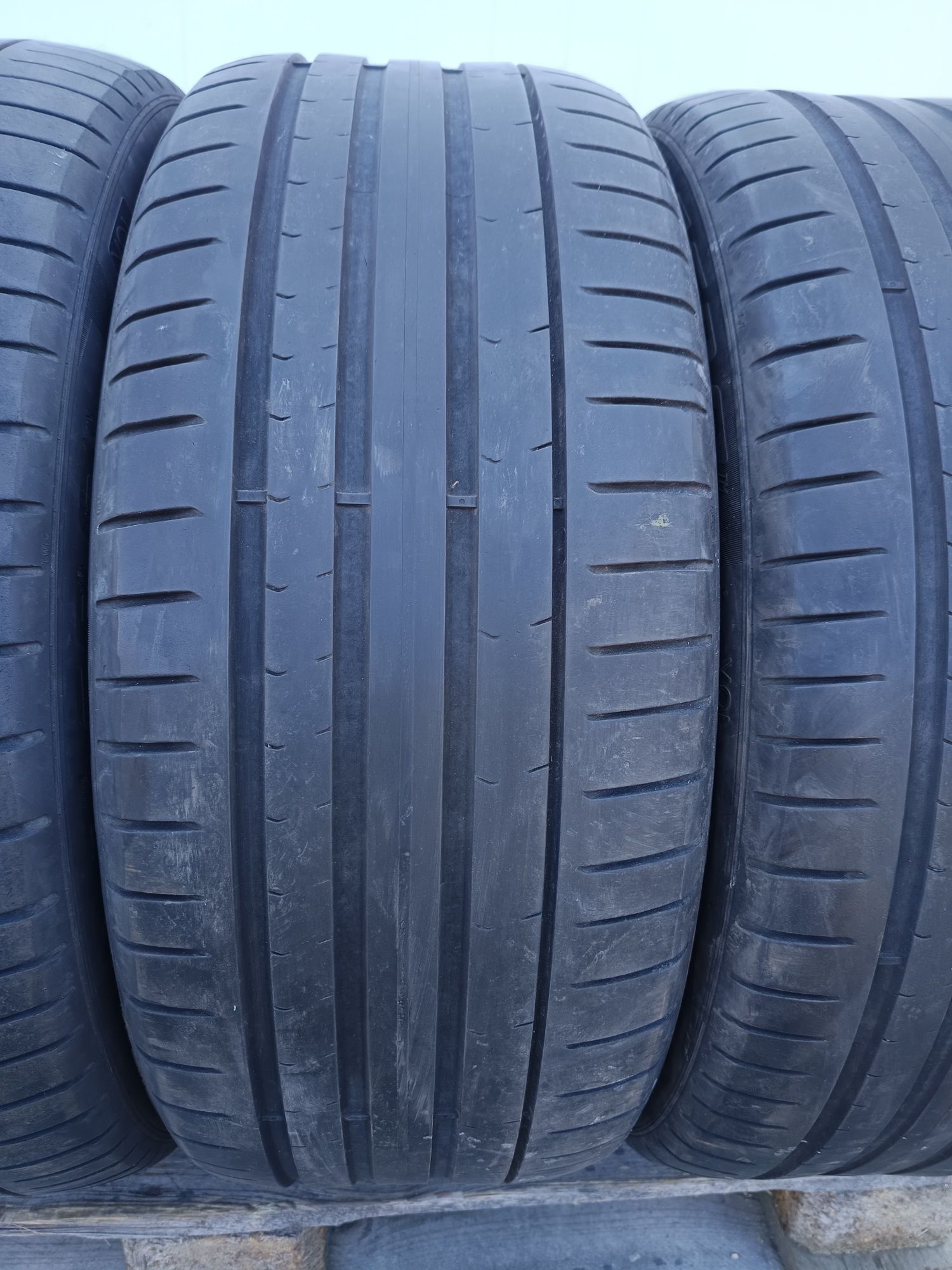 Летни гуми 255 40 R 21 PIRELLI P ZERO Дот 2320