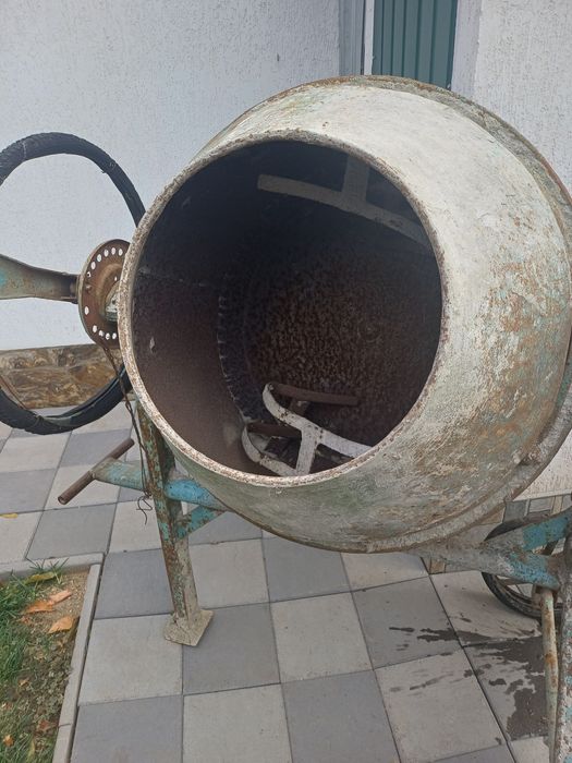 Betoniera de vânzare