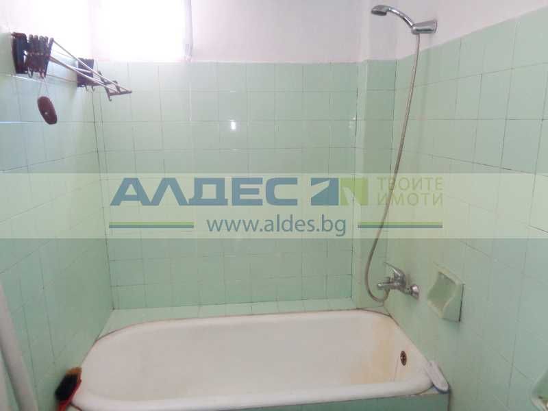 Дава се под наем Тристаен апартамент в София, Център - 104 кв.м за 459 € - Снимка #13